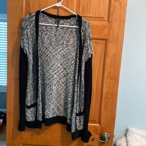 Black/white cardigan